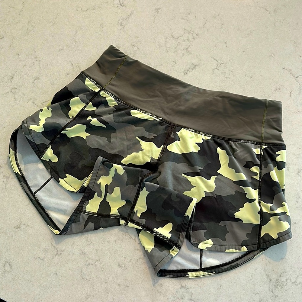 Lululemon Speed Up Mid-Rise Lined Short 4"
